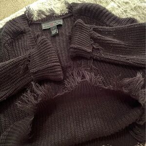 SOLD- SWEATER🖤